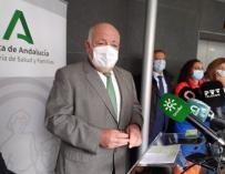 El consejero de Salud y Familias, Jesús Aguirre, durante la rueda de prensa en Córdoba.