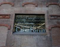 Ventana en la fachada del Museo CaixaForum, en Madrid