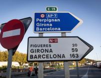 Indicación de la AP-7 en dirección Perpignan, Girona y Barcelona y de la N-II en dirección Figueres, Girona y Barcelona DAVID ZORRAKINO - EUROPA PRESS (Foto de ARCHIVO) 12/11/2019