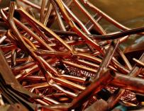 El cobre se desmarca de las caídas en los metales industriales y reedita máximos