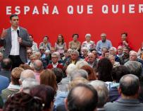 Pedro Sánchez, en un acto político con pensionistas.