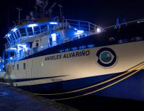 El buque "Ángeles Alvariño" dotado con un sonar de barrido lateral y un robot submarino que se suma a la búsqueda de Anna y Olivia.