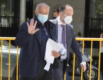José Luis Moreno sale de la Audiencia Nacional tras quedar en libertad bajo fianza.