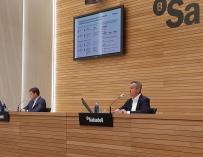 El director financiero de Banco Sabadell, Leopoldo Alvear, y el consejero delegado, César González-Bueno, en la presentación de resultados del primer semestre de 2021.