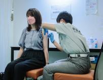 Campaña de vacunación contra la Covid-19 en Tokio, Japón. vacuna