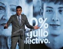 El presidente del Gobierno, Pedro Sánchez, interviene durante acto celebrado en las instalaciones del Servicio de Vacunación Centralizado de Guadalajara.