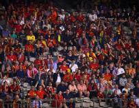 05 September 2021, Belgium, Brussels: Belgian fans cheer in the stands prior to the start of the 2022 FIFA World Cup Group J qualifying soccer match between Belgium and Czech Republic at King Baudouin Stadium. Photo: Virginie Lefour/BELGA/dpa
5/9/2021 ONLY FOR USE IN SPAIN
