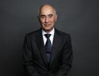 El presidente de Ferrovial, Rafael del Pino, ocupa la tercera posición con 3.800 millones.