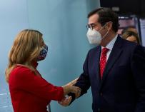 Yolanda Díaz quiere seducir a Antonio Garamendi para que acepte un papel de convidado de piedra en las negociaciones de la reforma laboral
