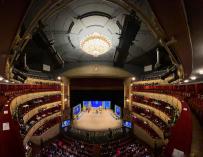 Instalaciones del Teatro Real de Madrid minutos antes del inicio de la celebración del Sorteo Extraordinario de la Lotería de Navidad 2021.