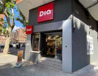 The entrance of a Dia supermarket, on September 3, 2021, in Madrid (Spain).  Dia has completed its global recapitalization and refinancing operation after carrying out various actions that have contributed to restoring and strengthening its net worth.  This distances the company from its legal cause of dissolution due to losses, as reported to the National Securities Market Commission (CNMV).  SEPTEMBER 03, 2021;SUPERMARKETS;DAY;RECAPITALIZATION;REFINANCE Eduardo Parra / Europa Press (FILE PHOTO) 9/03/2021