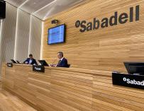 El director financiero de Sabadell, Leopoldo Alvear, y el CEO, César González-Bueno