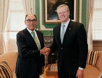 El presidente de Iberdrola, Ignacio Galán, y el gobernador de Massachusetts, Charlie Baker IBERDROLA 16/2/2022