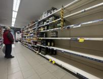Supermercado lineal vacío crisis desabastecimiento