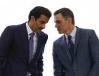 El emir de Qatar y Pedro Sánchez