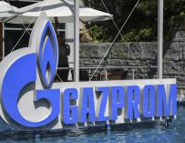 FILED - 27 August 2019, Rust: The logo of the Russian energy supplier "Gazprom" stands in a water basin at Europa-Park. The natural gas industry has avoided sparking protests until a major gas industry conference took place in Paris. Photo: Patrick Seeger/dpa (Foto de ARCHIVO) 27/8/2019 ONLY FOR USE IN SPAIN