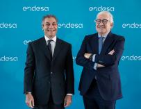 José Bogas, consejero delegado de Endesa (derecha) y Luca Passa, director general económico-financiero.