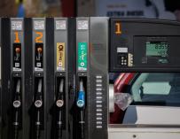 El precio de los carburantes cae un 3% con el descuento de 20 céntimos en vilo