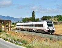 Tren media distancia Andalucia Renfe