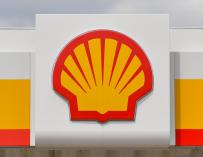 Shell deberá modificar su estrategia para reducir las emisiones de carbono.