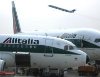 Alitalia deberá devolver los préstamos de 400 y 900 millones que concedió Roma