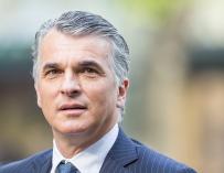 Sergio Ermotti liderará la fusión de UBS con Credit Suisse.