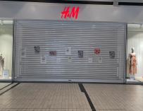 Tienda cerrada de H&M de Valle Real.