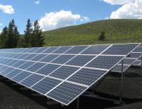 Iberdrola y Endesa suministrarán energía 100% renovable a Aena durante 5 años