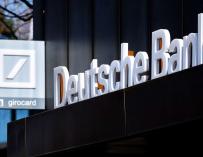 Fed multa a Deutsche Bank por medidas insuficientes ante el lavado de dinero