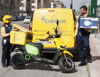Correos ofrece trabajo sin oposición por 1.800 euros al mes y estudios básicos