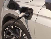 Cepsa y Endesa lanzan una solución global de recarga para los vehículos eléctricos
