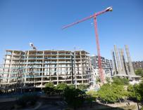 Un bloque de viviendas de San Francisco Javier VI en construcción, a 24 de agosto de 2023, en Madrid (España).