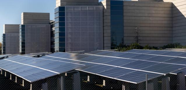 Placas solares en el complejo tecnológico de Móstoles, a 15 de diciembre de 2023, en Móstoles, Madrid (España).