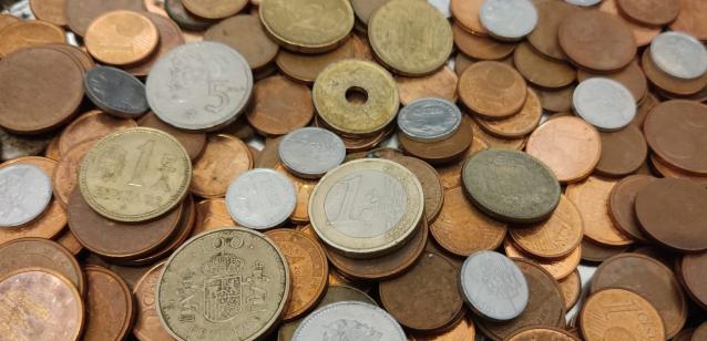 Varias monedas de peseta