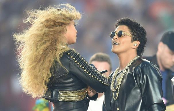 Beyonce and Bruno Mars perform during Super Bowl 5