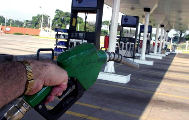 Las gasolineras uruguayas se quedan sin combustibles por conflicto de camioneros