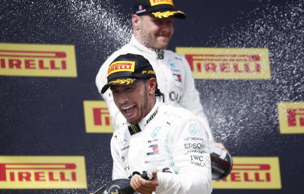 El piloto británico de Fórmula Uno Lewis Hamilton celebra su victoria en el GP de Francia. /EFE