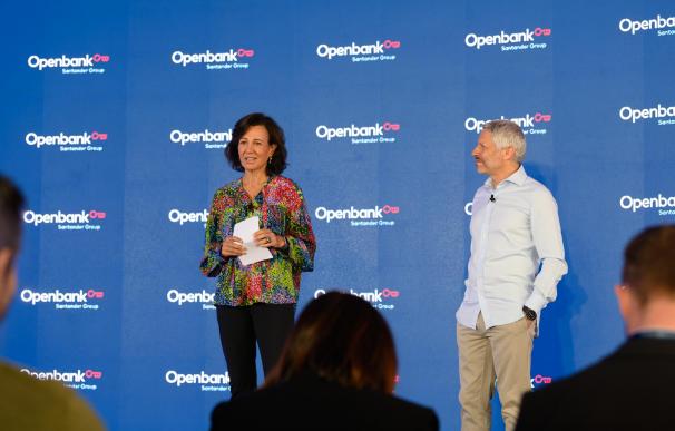 Ana Botín, presidenta de Banco Santander, junto a Ezequiel Szafir, CEO de Openbank