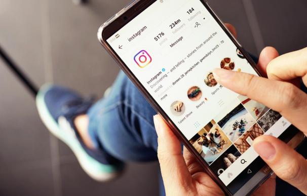 LinkedIn copia a Instagram y probará el uso de 'stories'