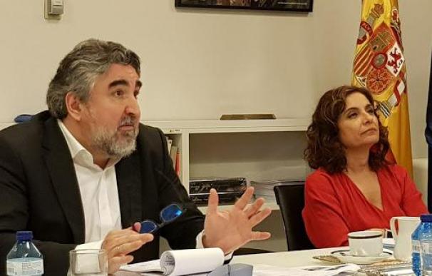 Los ministros de Cultura y Hacienda, José Manuel Rodríguez Uribes y María Jesús Montero