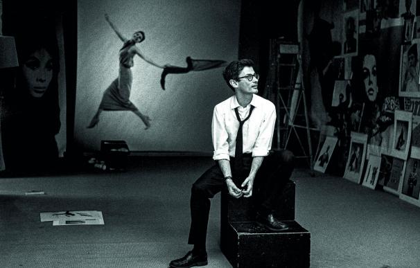 Avedon retratado en su estudio, 1965 / Foto: Gideon Lewin, 'Avedon, behind the scenes'