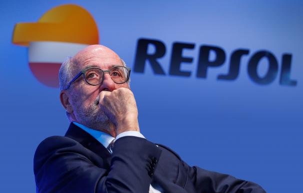 Repsol afronta una reinvención forzada por el desplome acelerado del negocio