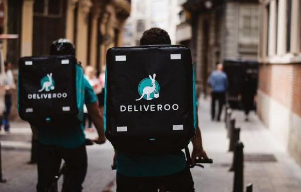 Deliveroo sigue la 'vía Glovo': el Supremo decide si sus riders son falsos autónomos