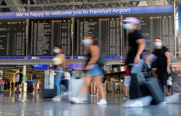 Alemania aeropuerto Frankfurt mascarilla turismo