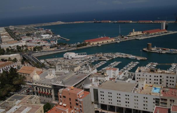 Ceuta, vista aérea del puerto (Foto de ARCHIVO) 30/5/2017