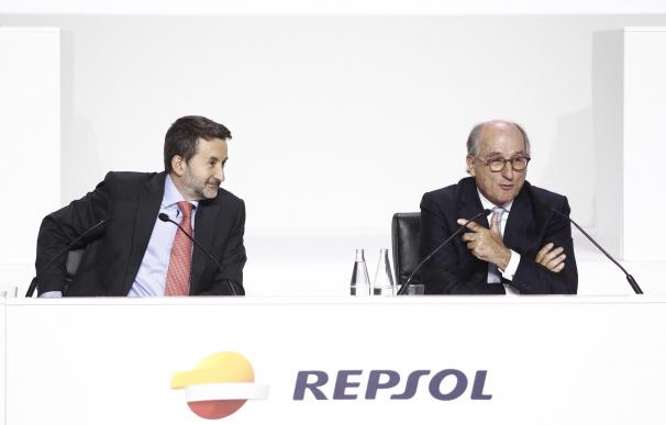 Josu Jon Imaz, CEO de Repsol, y Antonio Brufau, presidente de Repsol