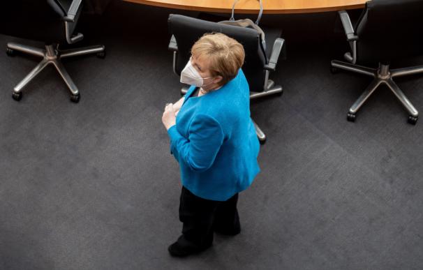 Berlin (Germany), 23/04/2021.- German Chancellor Angela Merkel arrives for questioning of the Wirecard investigation committee at Paul-Loebe-Haus in Berlin, 23 April 2021. The committee is dealing with the scandal related to the market manipulation of service provider Wirecard. (Alemania) EFE/EPA/MICHAEL KAPPELER / POOL
