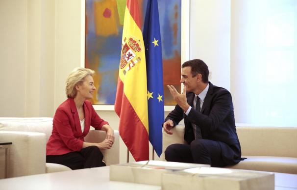 El presidente Pedro Sánchez y la presidenta de la Comisión Europea, Úrsula Von der Leyen.