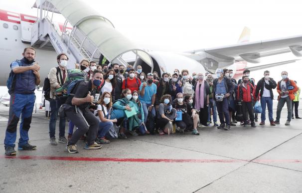 Más de medio centenar de montañeros y alpinistas españoles atrapados en Nepal por el cierre de fronteras se preparan para regresar a España.