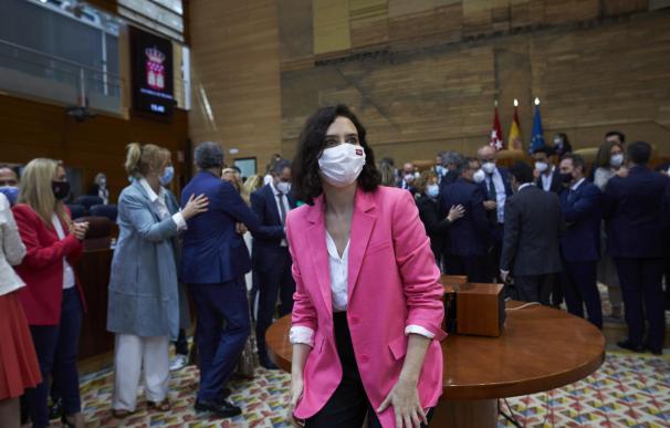 La presidenta de la Comunidad de Madrid, Isabel Díaz Ayuso, en el pleno de su investidura en la Asamblea de Madrid.